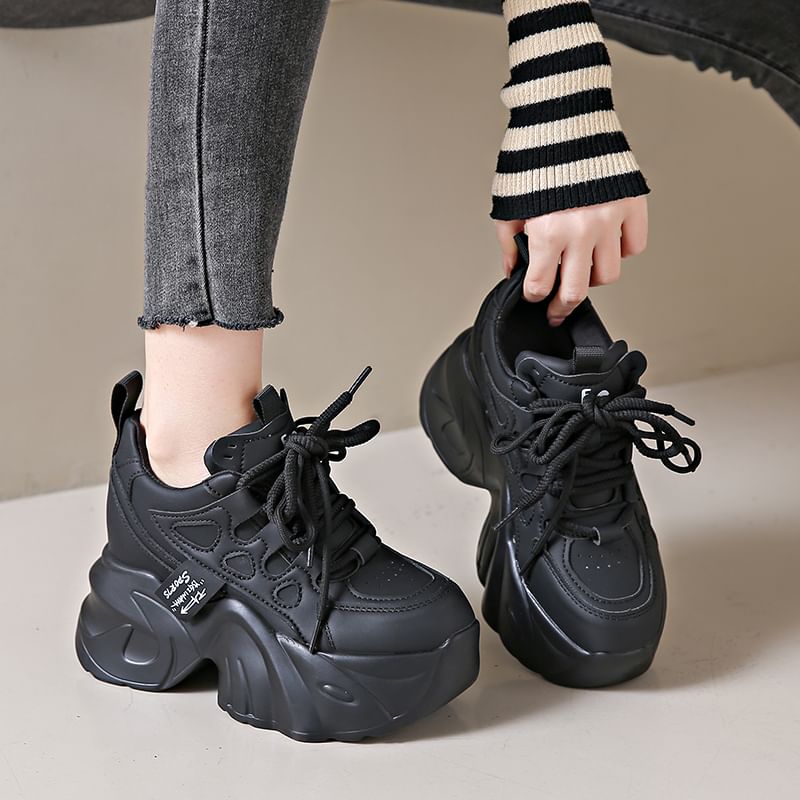 Lace-Up Sneakers Applique Platform