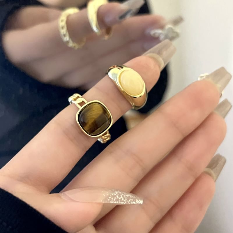 Set Gemstone / Open Ring