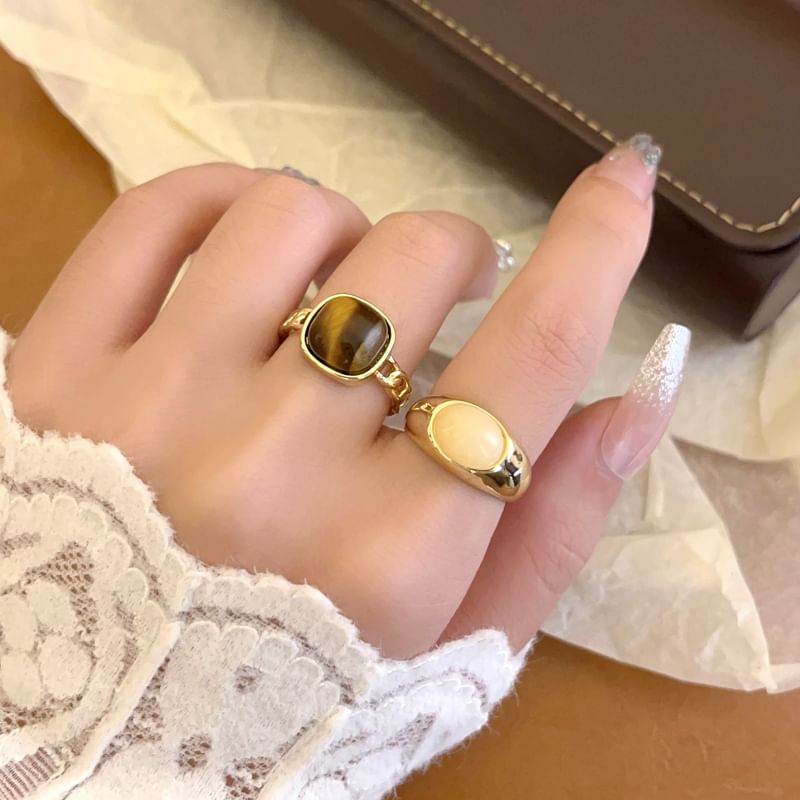 Set Gemstone / Open Ring