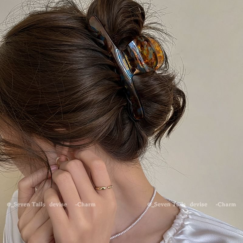 Hair Lettering Claw Acrylic