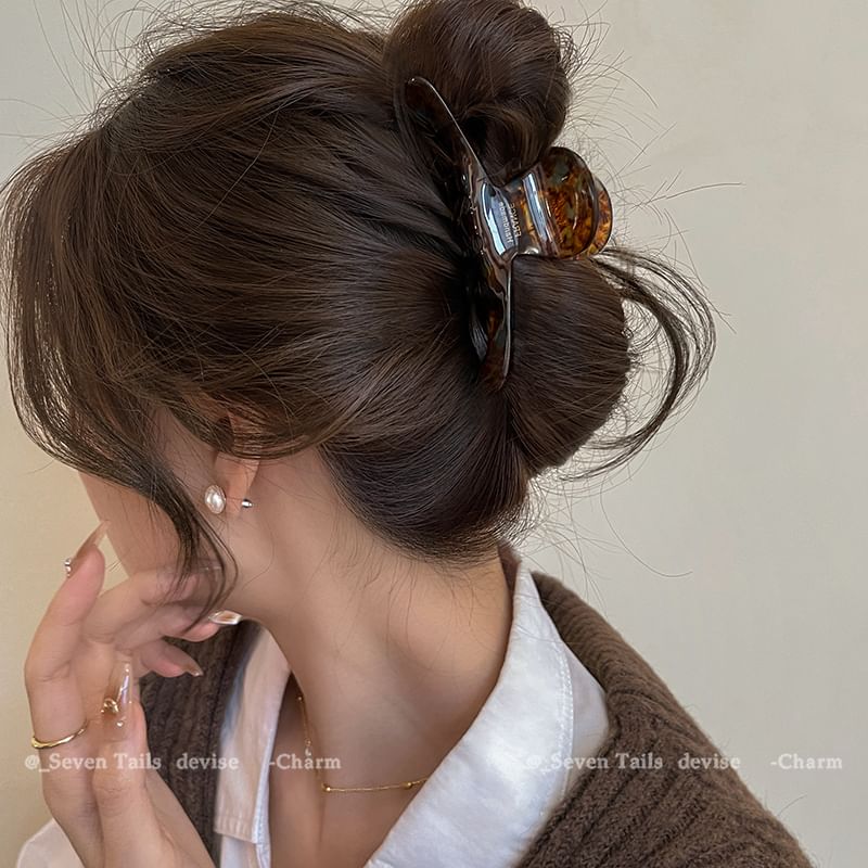 Hair Lettering Claw Acrylic