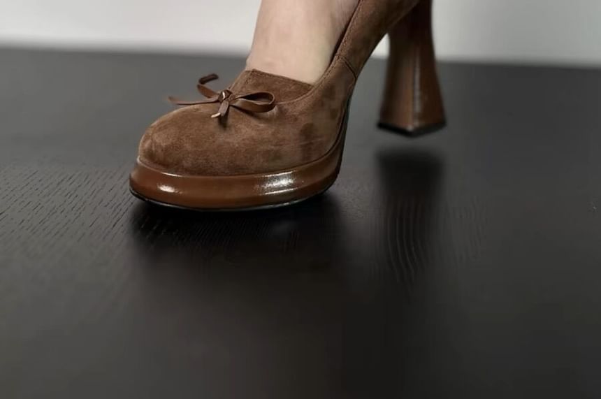 Bow Heel Chunky Pumps