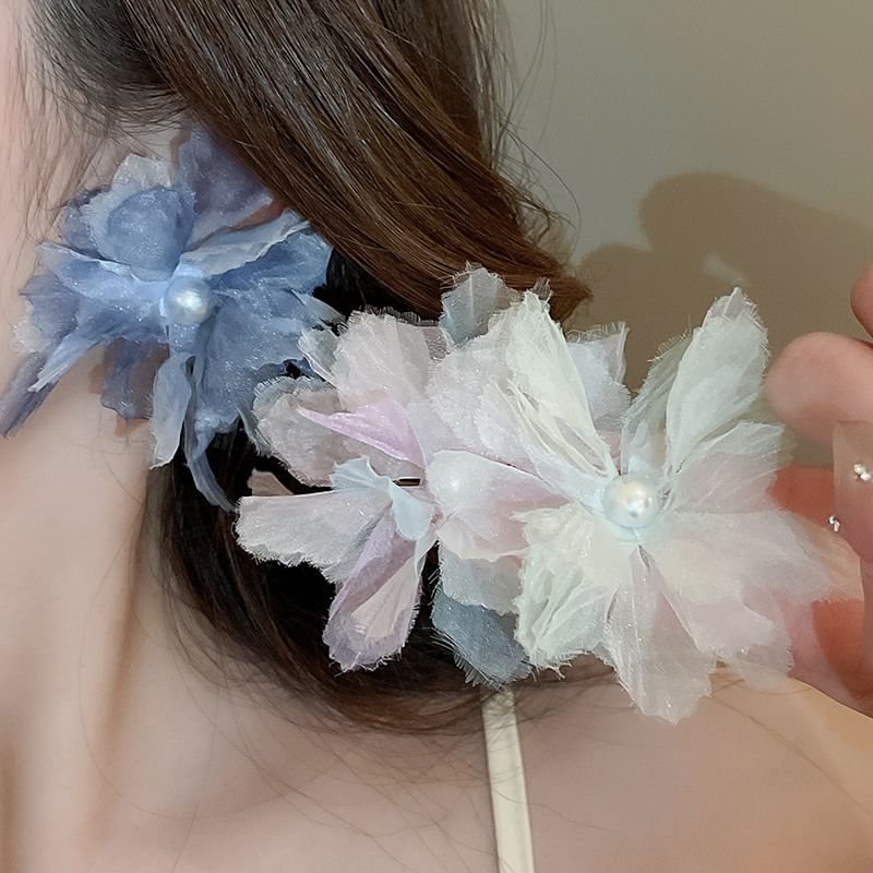 Floral Mesh Pearl Ear Stud Faux