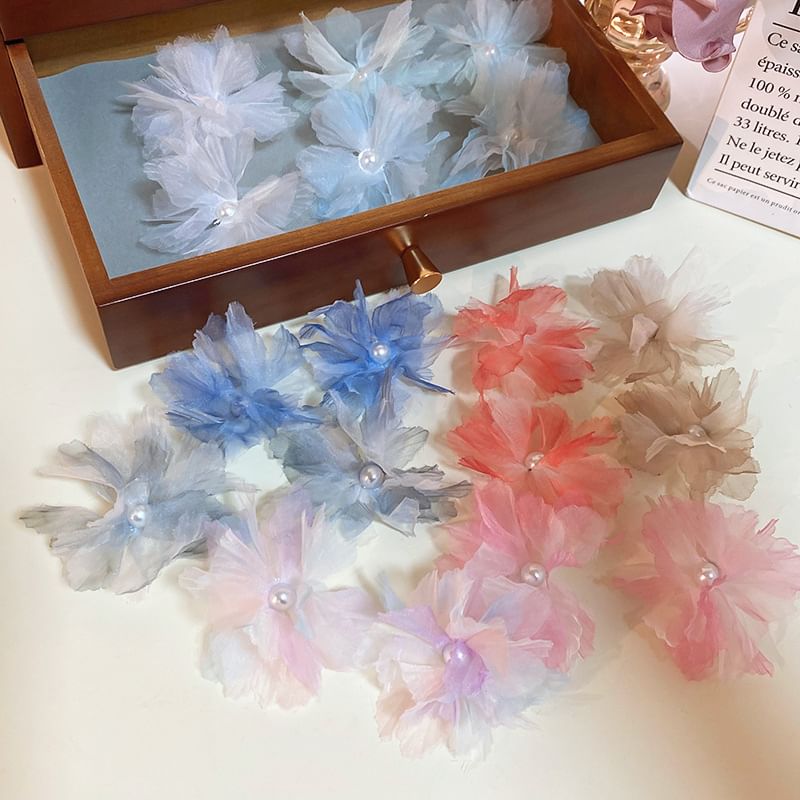 Floral Mesh Pearl Ear Stud Faux