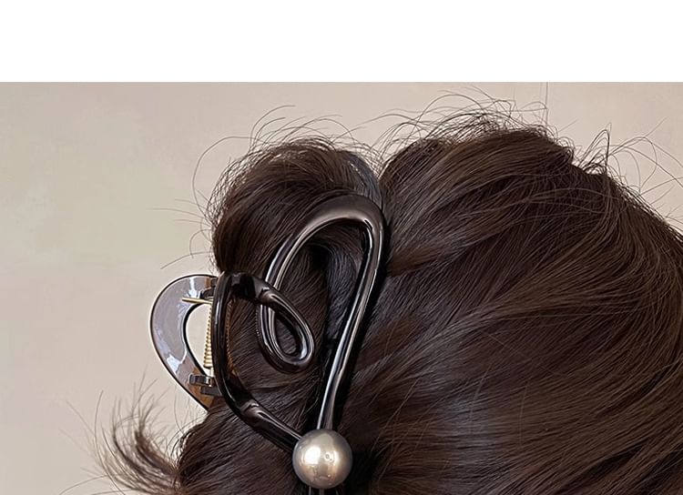 Faux Heart Pearl Claw Hair