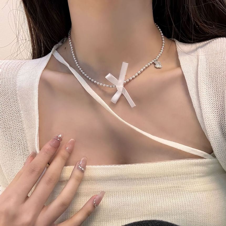 Resin Ribbon Pearl Choker Faux