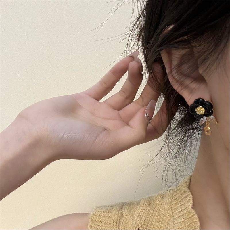 Faux Floral Drop Alloy Pearl Earring