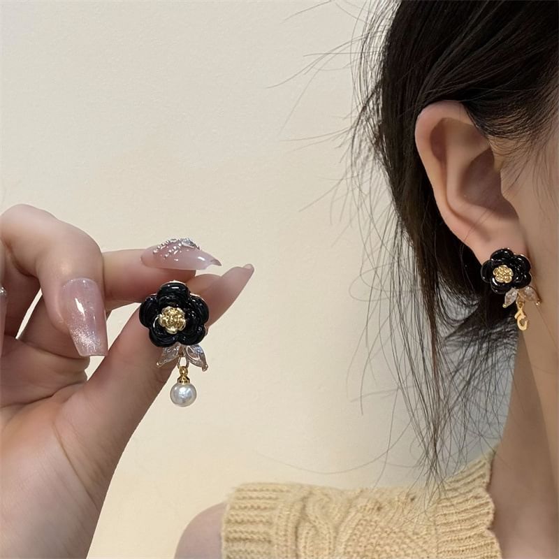 Faux Floral Drop Alloy Pearl Earring