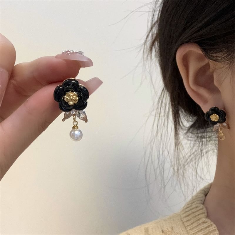 Faux Floral Drop Alloy Pearl Earring