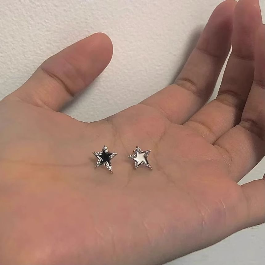 Stud Ear Star