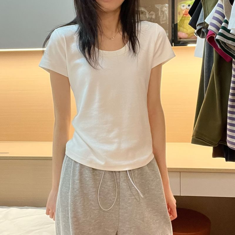 Plain Short-Sleeve Tee