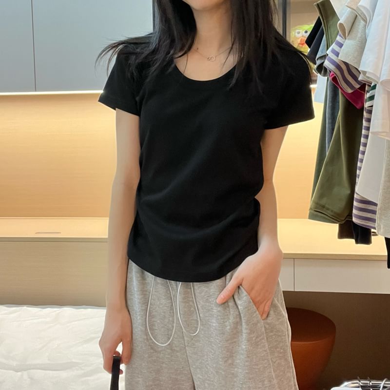 Plain Short-Sleeve Tee