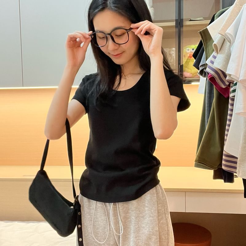 Plain Short-Sleeve Tee