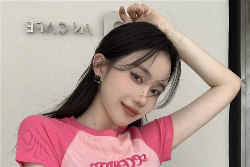 Short-Sleeve Letter Embroidered Cropped T-Shirt Neck Crew