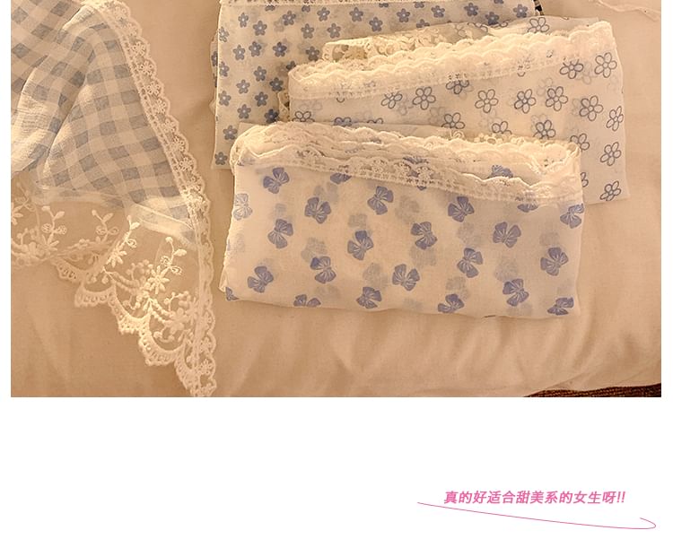 Scarf Lace (Various Plaid Triangle Designs) Trim Head