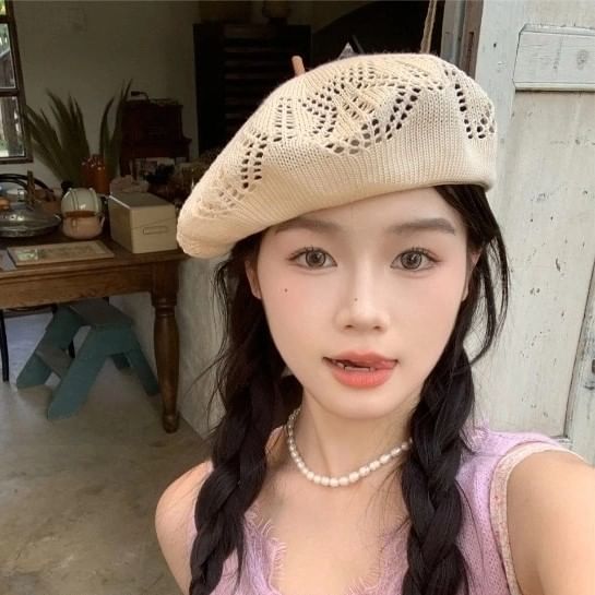Hat Eyelet Beret