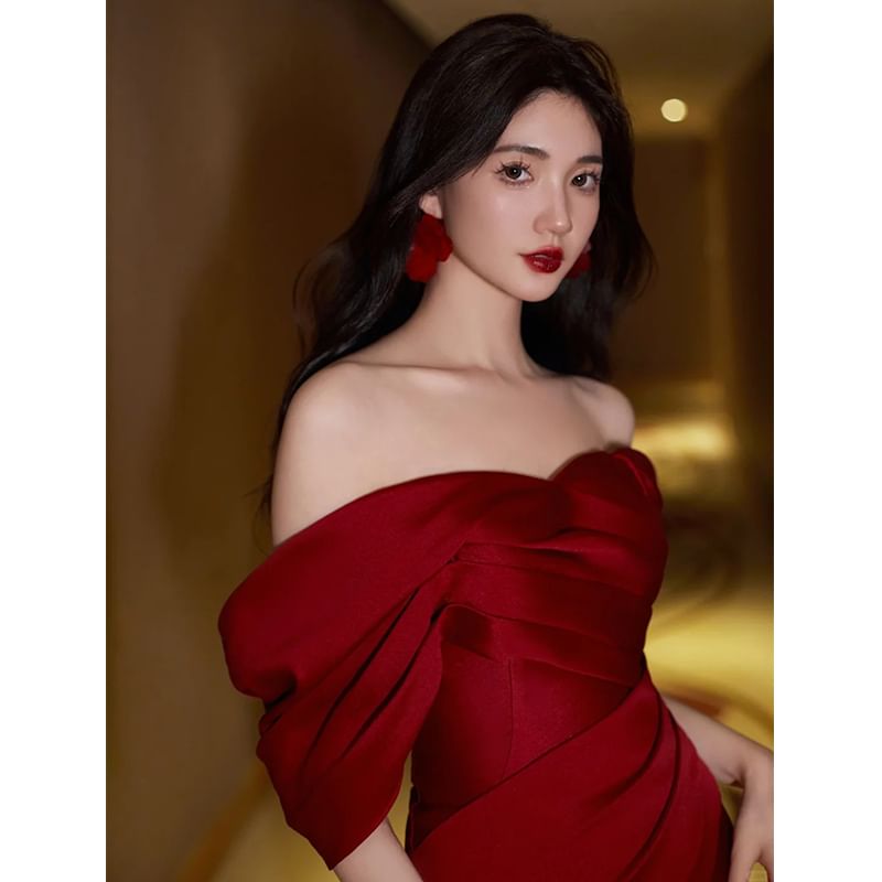 Short-Sleeve Evening Satin Shoulder Trumpet Plain Ruched Off Gown