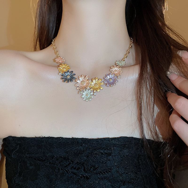 Alloy Stud Earring / Rhinestone Floral Choker