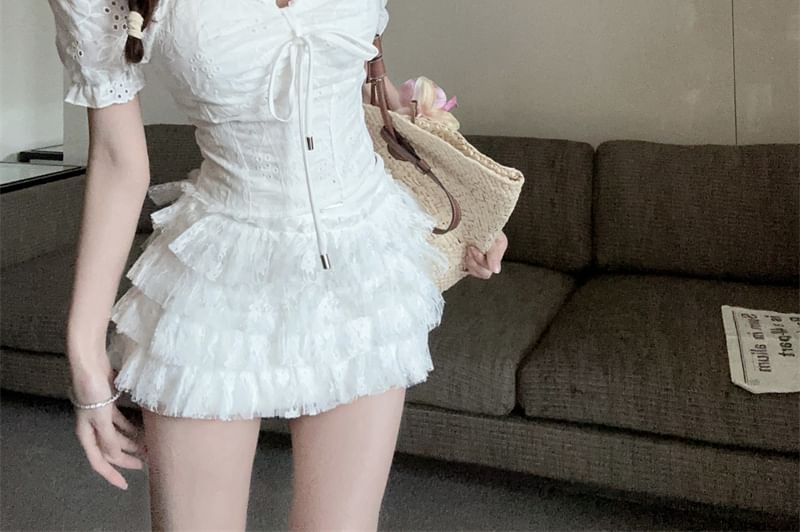 Embroidered Short-Sleeve Square Eyelet Skirt / Lace A-Line Tiered Rise Tie Neck Front High Mini Blouse