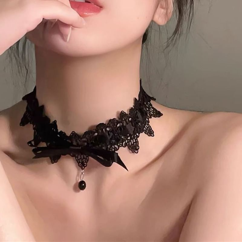 Lace Bead Bow Choker Pendant