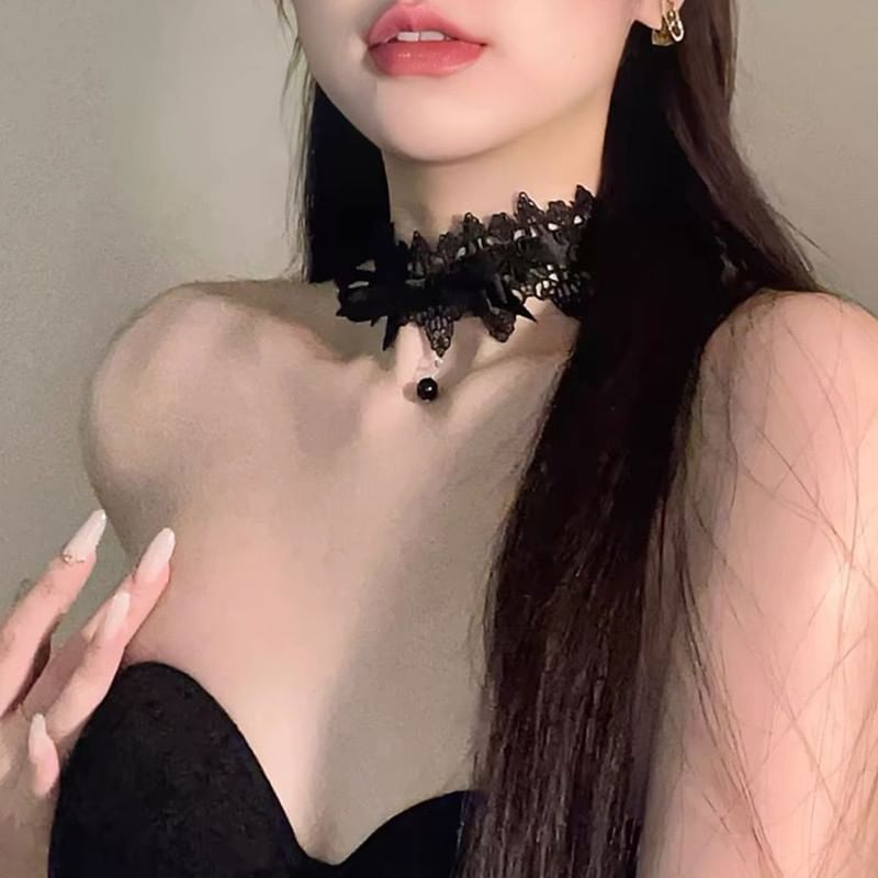 Lace Bead Bow Choker Pendant