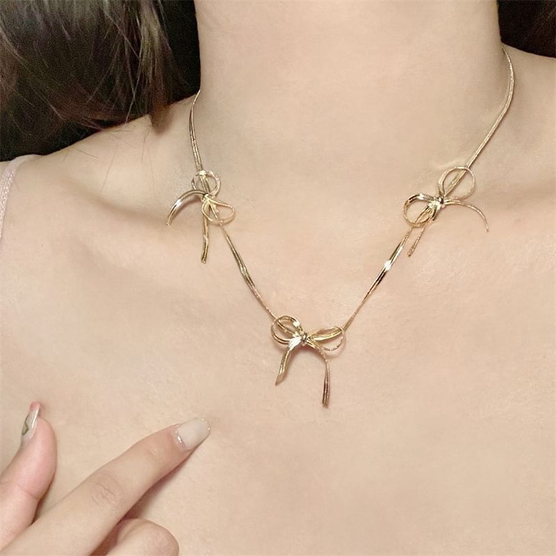 Snake Chain Necklace Bow