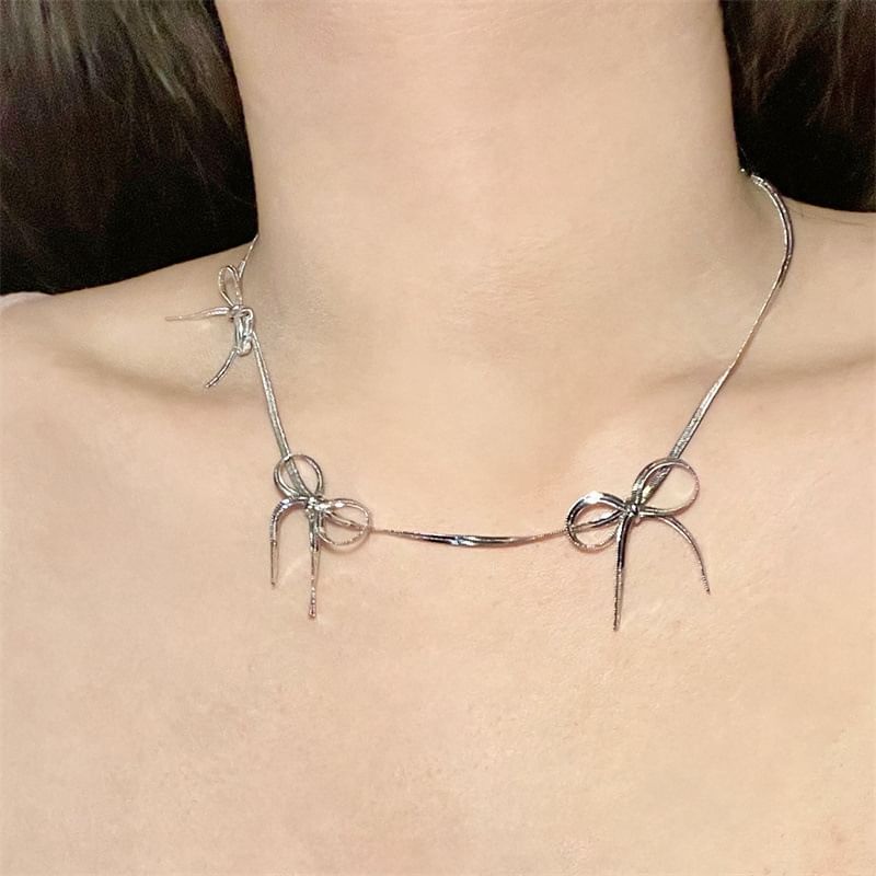 Snake Chain Necklace Bow