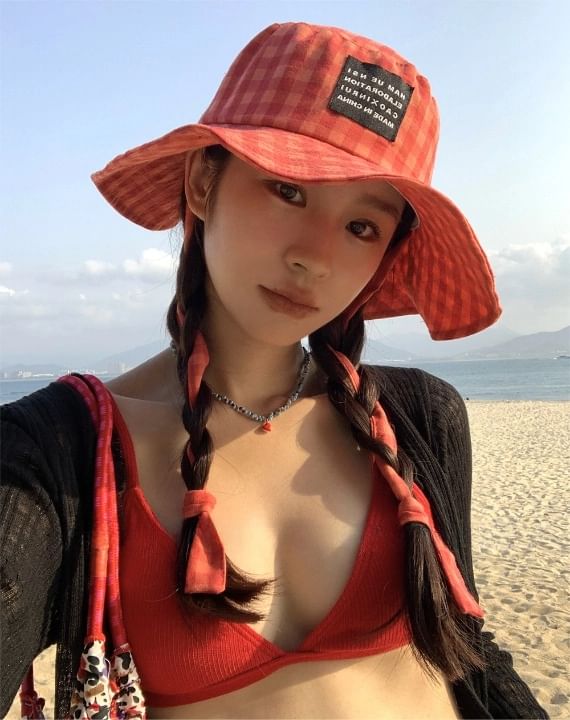 Applique Gingham Bucket Hat