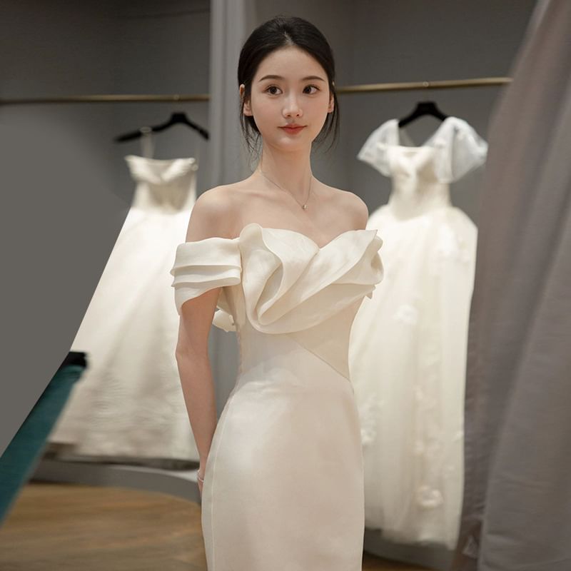 Off Trained Wedding Trumpet Shoulder Gown