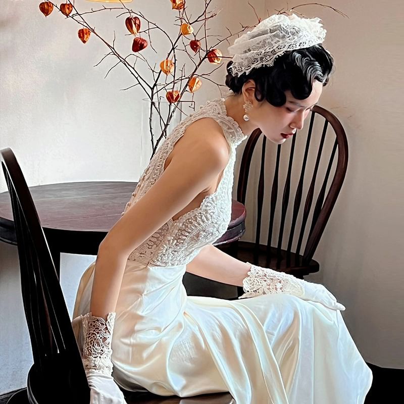 A-Line Trained Sleeveless Lace Gown Wedding