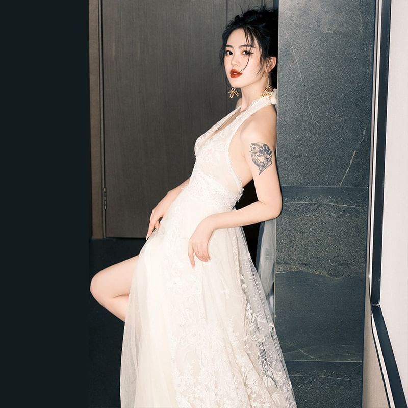 Lace A-Line Wedding Gown Sleeveless