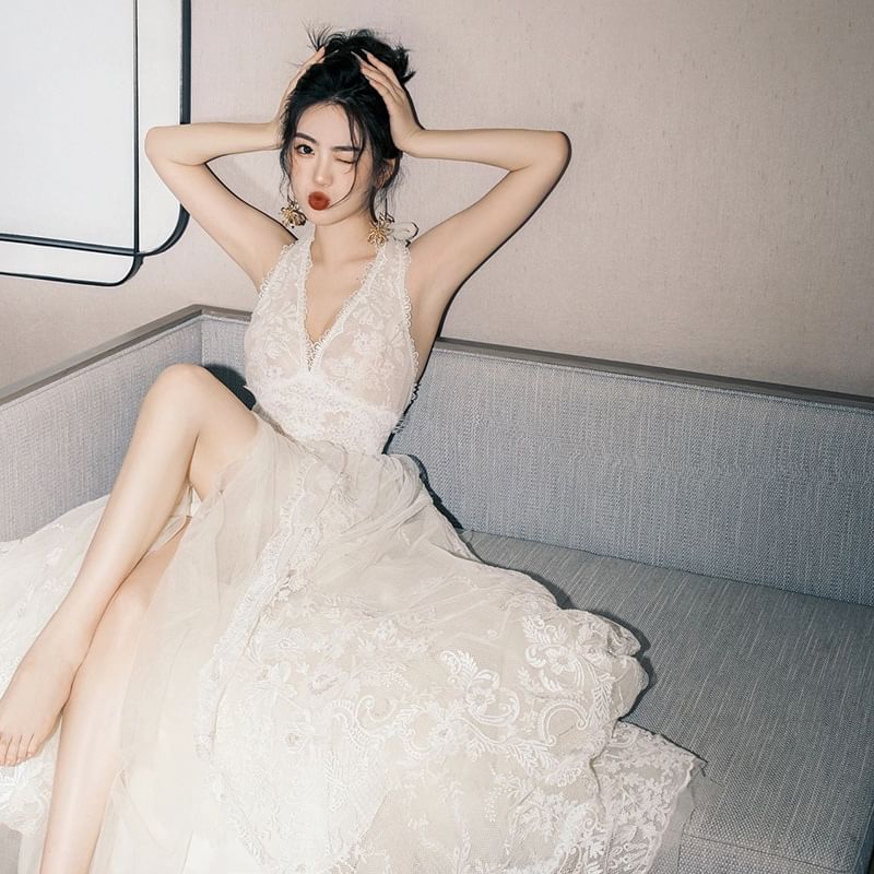 Lace A-Line Wedding Gown Sleeveless