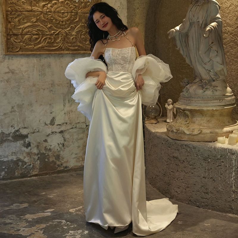 A-Line Lace Neck Trained Halter Evening Gown