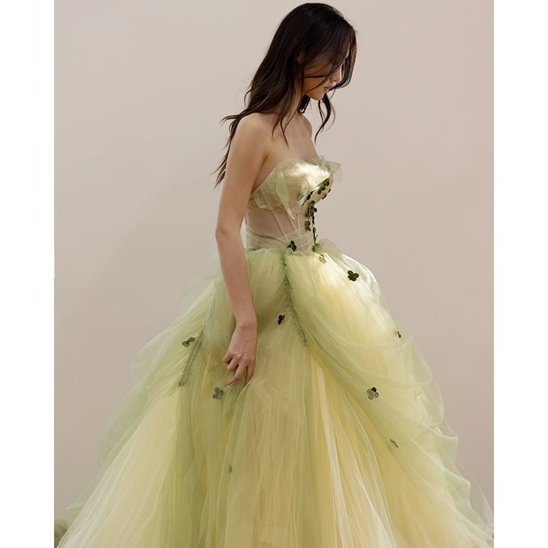 Detail Ball Flower Gown Strapless A-Line