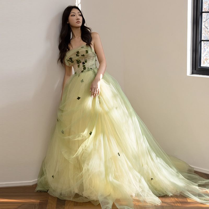 Detail Ball Flower Gown Strapless A-Line