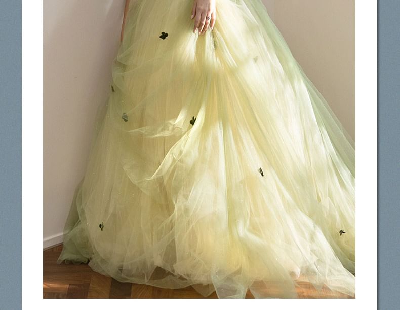 Detail Ball Flower Gown Strapless A-Line