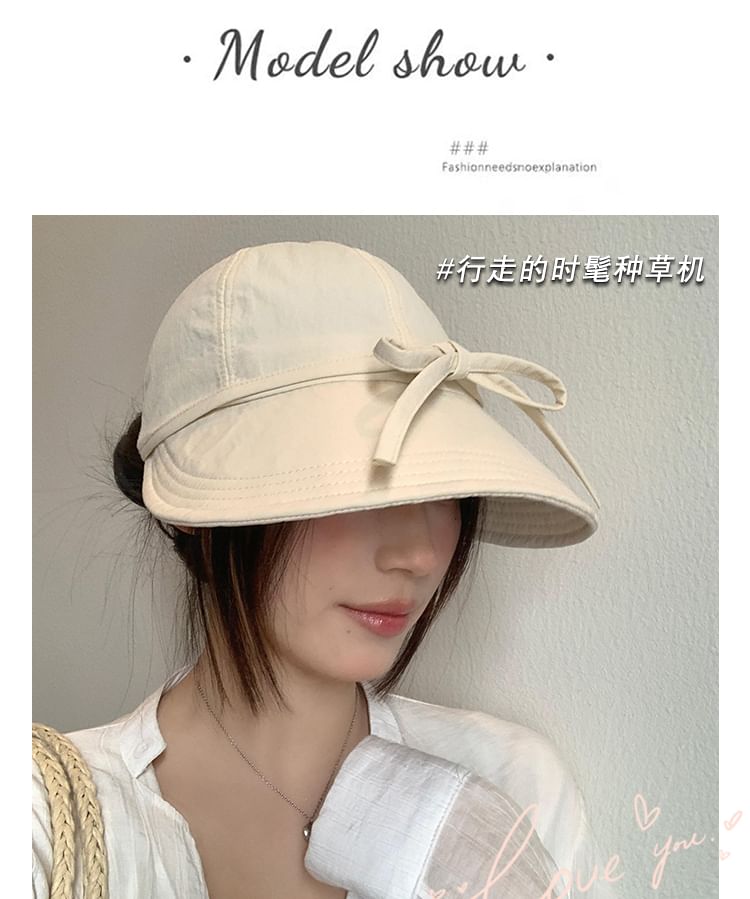Wide Cap Brim Bow