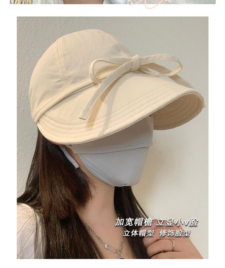 Wide Cap Brim Bow