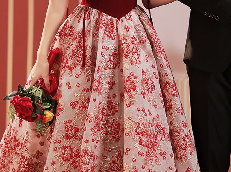 Short-Sleeve Evening A-Line Gown Square Neck Lace