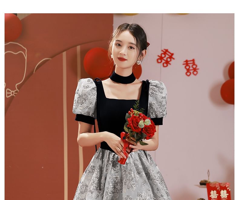 Short-Sleeve Evening A-Line Gown Square Neck Lace