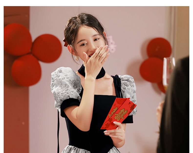 Short-Sleeve Evening A-Line Gown Square Neck Lace