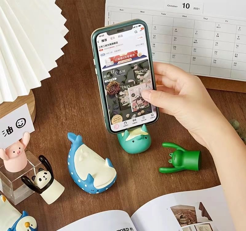 Dolphin Phone (Various Holder Shark / Designs) Penguin