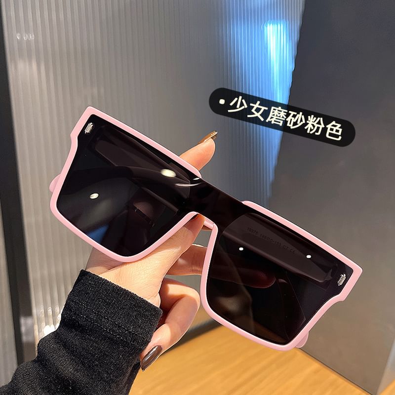 One Sunglasses Piece