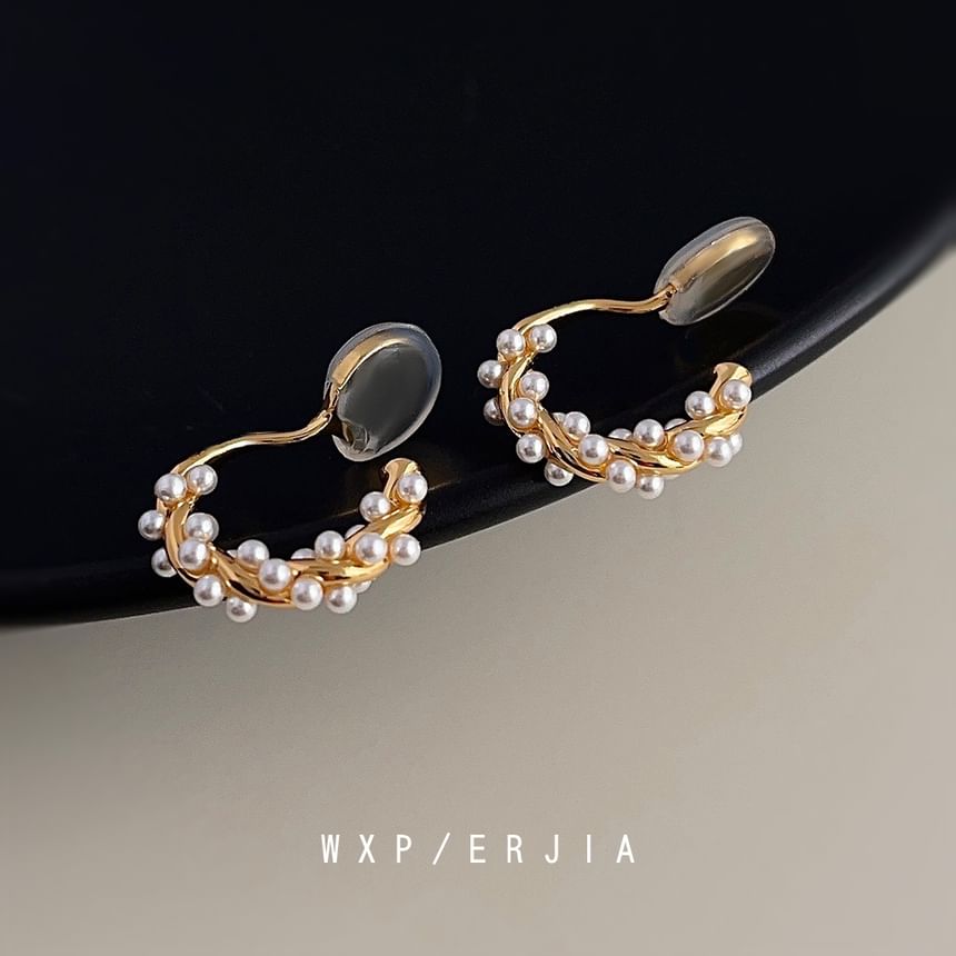 Ear Cuff Pearl Faux Alloy