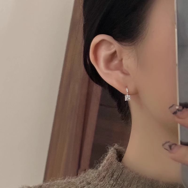 Rhinestone Drop Earring