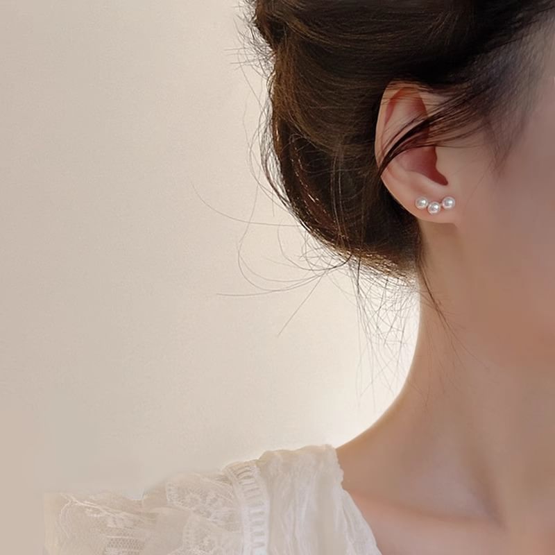 Faux Stud Pearl Earring
