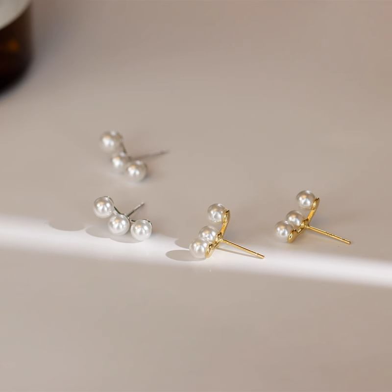 Faux Stud Pearl Earring