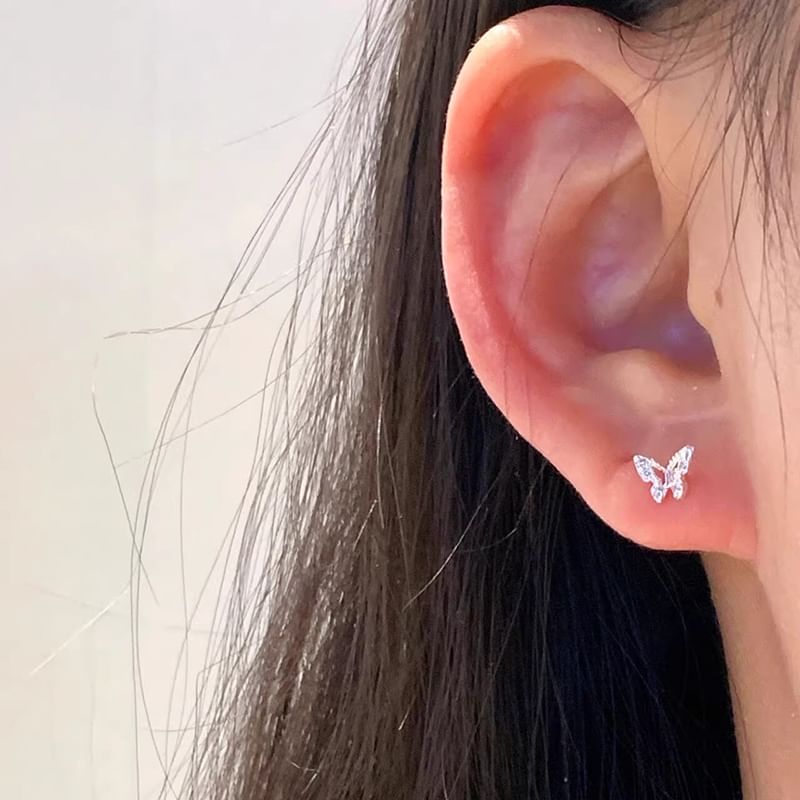 Clous d'oreilles papillon