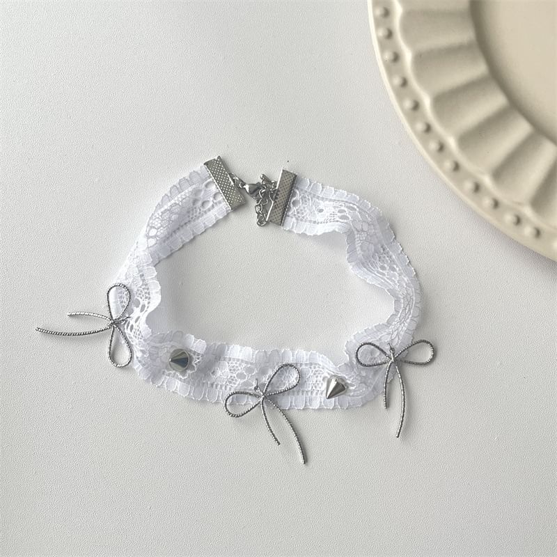 Bow With Spike Rivets Choker Lace And White Necklace