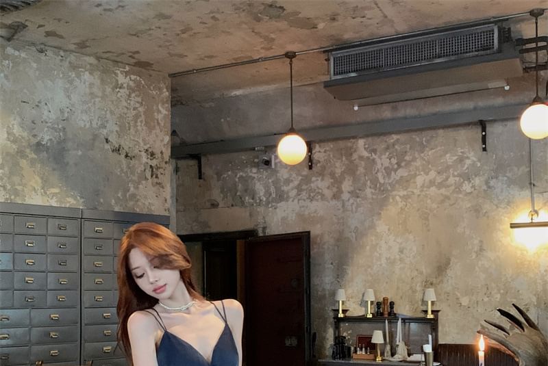 Strap V-Neck A-Line Gown Spaghetti Evening Plain